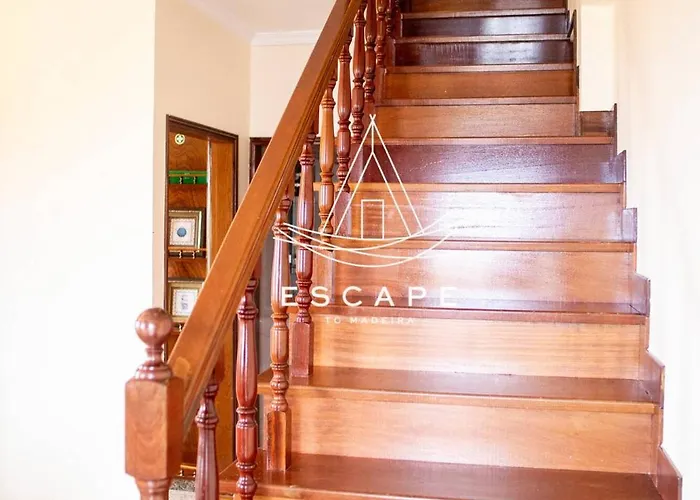 别墅 La Maison By Escape To Madeira 蓬他达维托亚